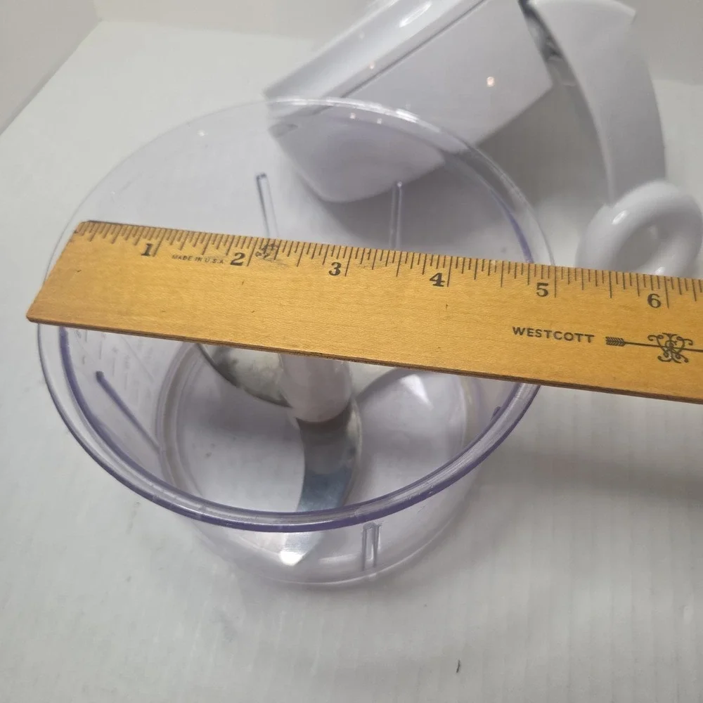 #2593 Pampered Chef Manual Food Processor  Pre-Owned